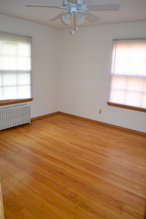 Photo - 2737 Lynn Ter