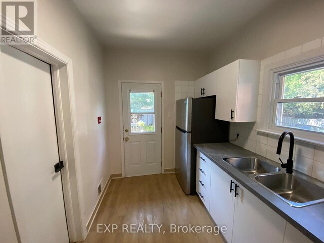 Photo - 162 Ivy Crescent