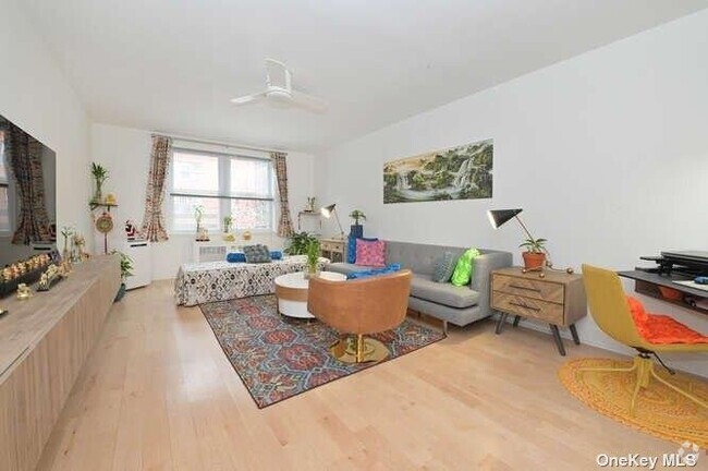 Building Photo - 10255 67th Dr Unit 3J Rental