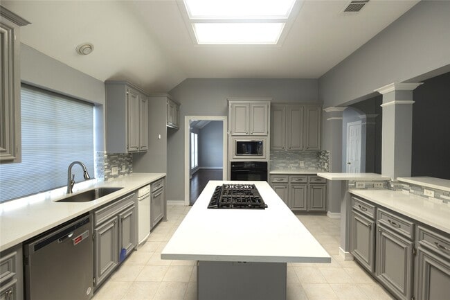 Photo - 4402 Prince Pine Trail