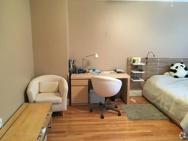 Building Photo - 141 Englewood Ave Unit 2 Rental