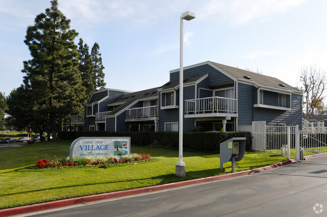 Photo - Village on the Green Apartments