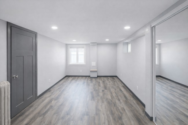 Photo - 809 13th Ave SE