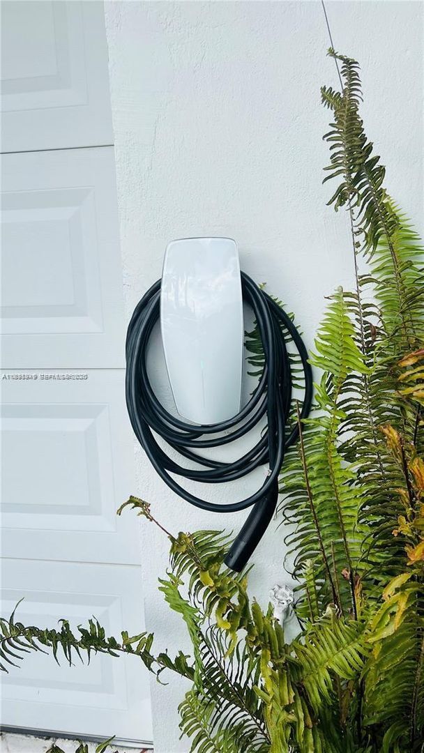 Photo - 911 N 14th Ave