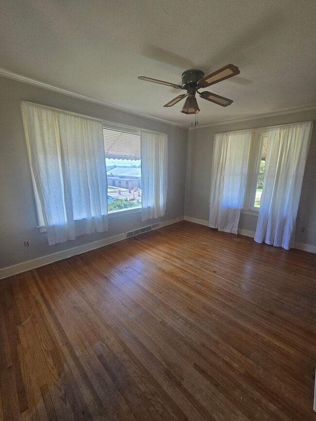 Photo - 2206 W Norfolk Ave