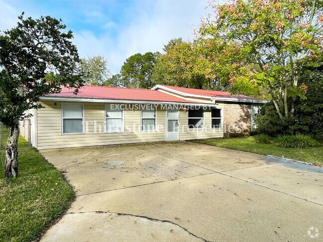 Building Photo - 2965 Armstrong St Rental