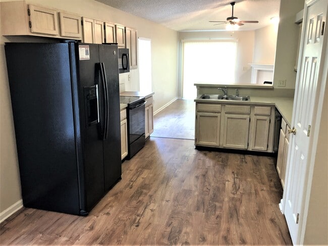 Photo - 1773 Dartmouth Dr