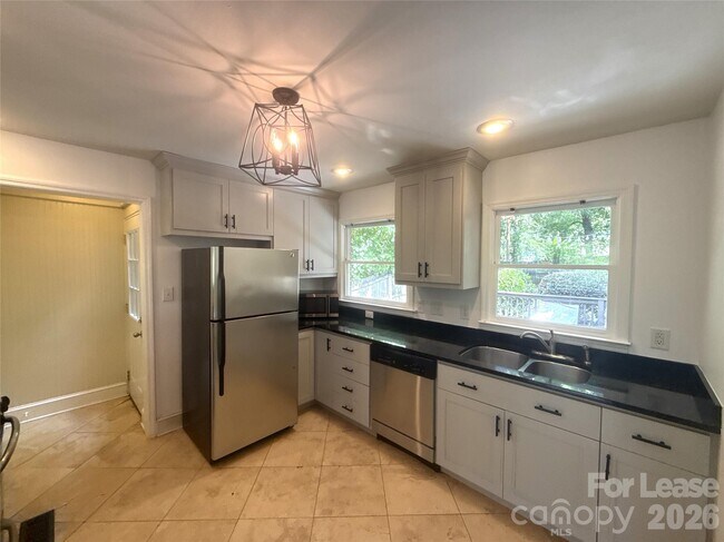 Photo - 526 W Kingston Ave