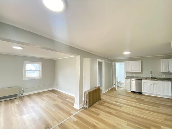 Photo - 241 S Main St Unidad C