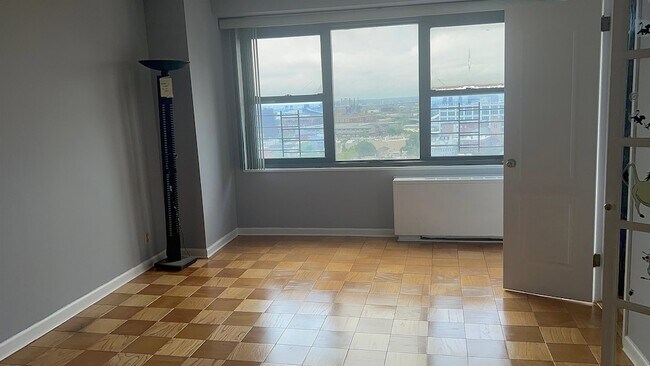 225 St Pauls Ave Unit 10T