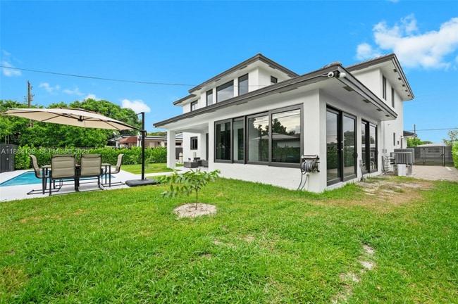 Photo - 457 Lafayette Dr