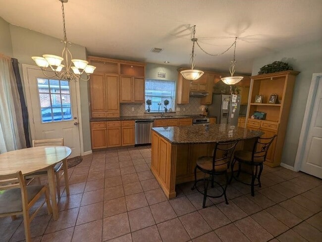 Building Photo - 16002 Cutten Rd Rental