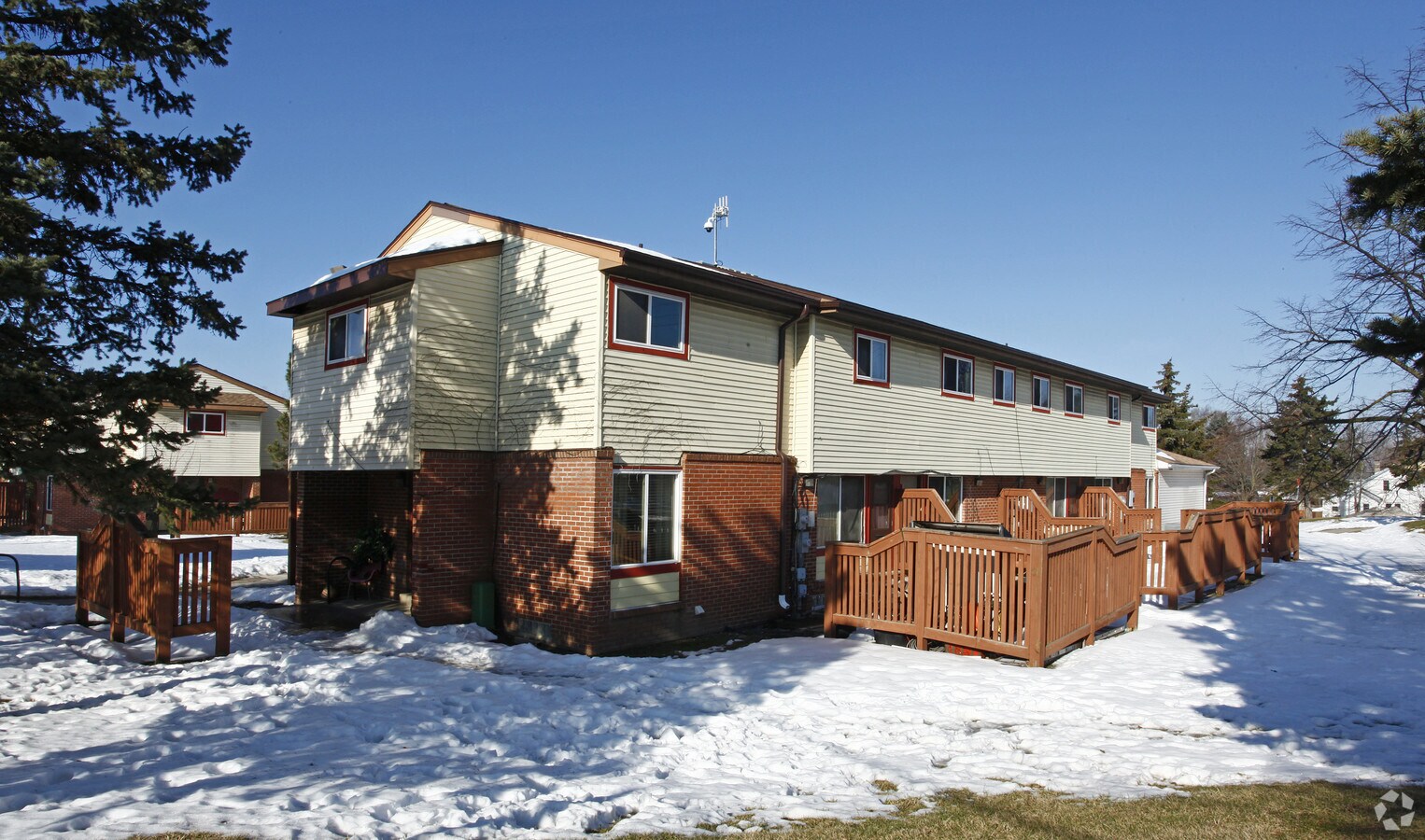 Maple Meadows Apartments - Maple Meadows Apartments