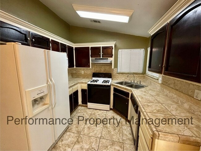 Photo - Cute 3 Bed/2 Bath SW Bakersfield Home w RB...