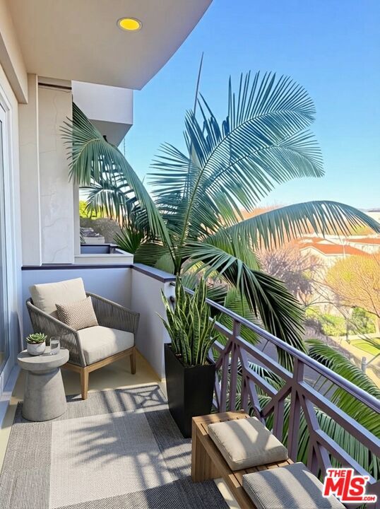 Photo - 345 S Reeves Dr Unidad 301