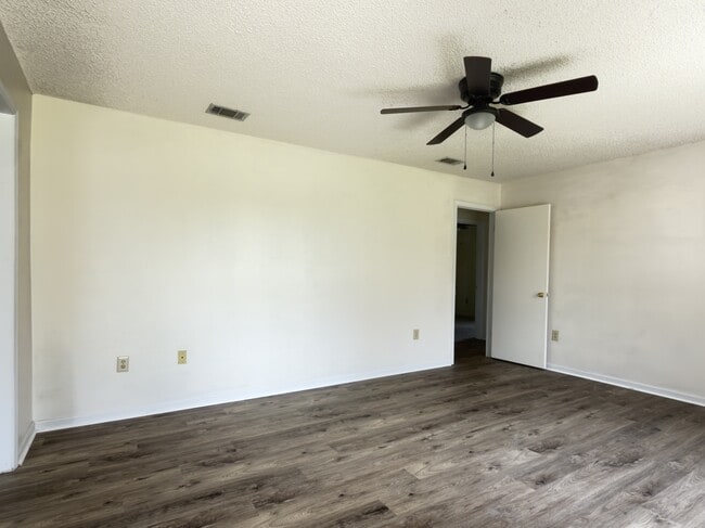 Photo - 4060 Northlake Dr Unit 1