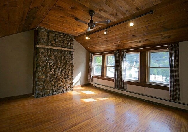 Building Photo - 45 Depot St Rental