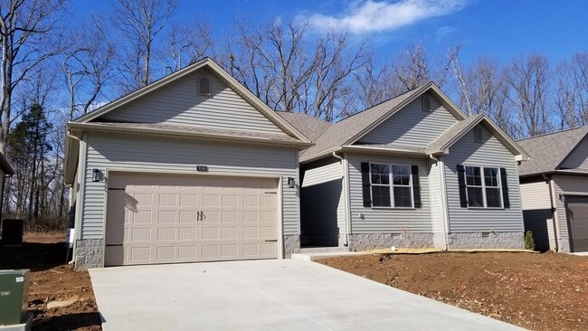 Building Photo - Spacious 3BR 2BA home with 2 car garage