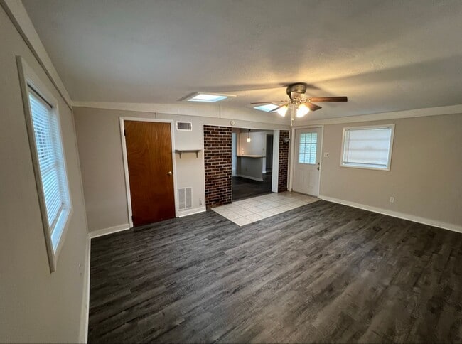 Photo - 2231 Belle Vue Way