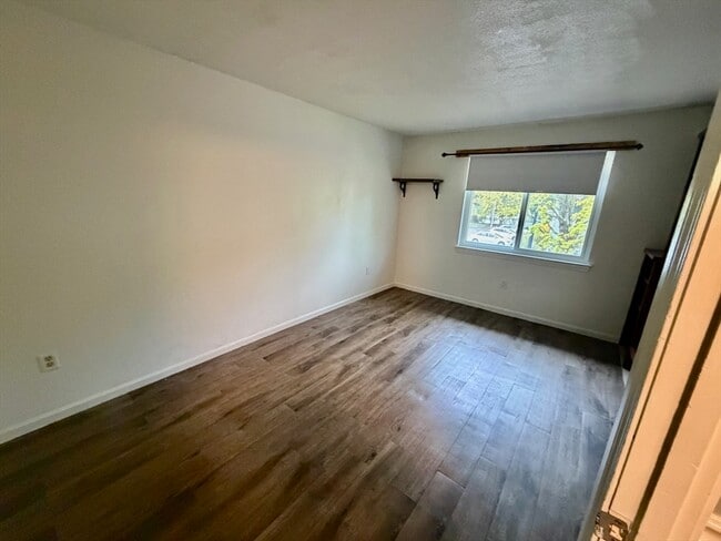 Photo - 13 Beal's Cove Rd Unit K
