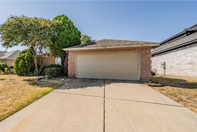 1740 Cedar Tree Dr
