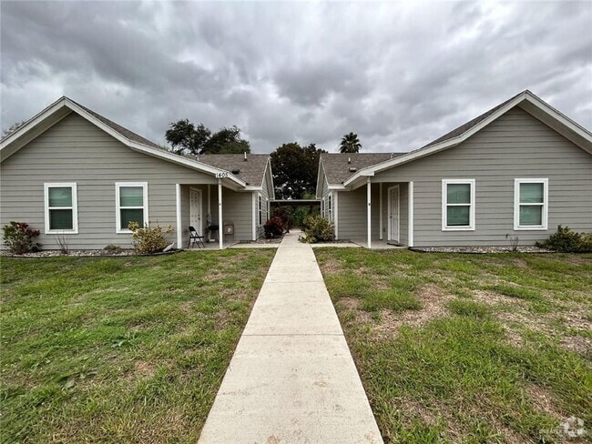 Building Photo - 1404 Quitaca Dr Unit C Rental