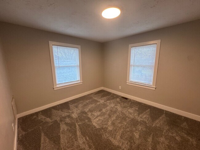 Photo - 1926 E Adams St