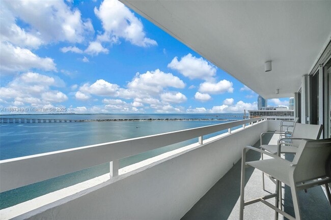 Photo - 1627 Brickell Ave Unidad 2507
