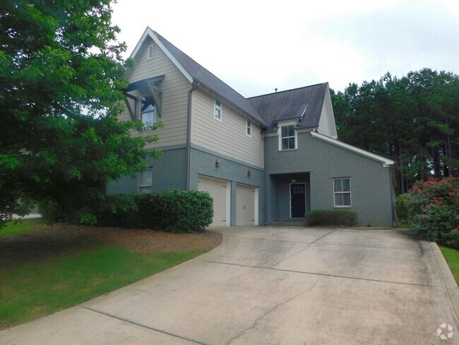 Building Photo - Welcome Home to Luxury Living in Lake Cyrus!