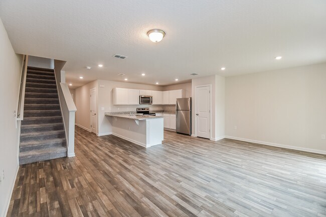 Photo - 45364 Red Brick Dr
