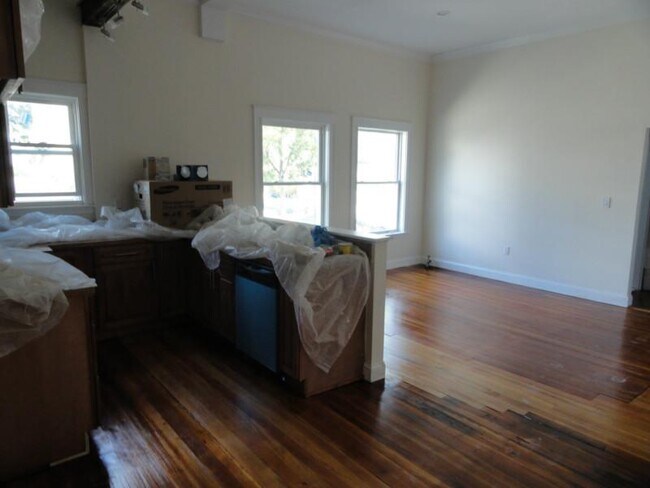 Photo - 358 Broadway