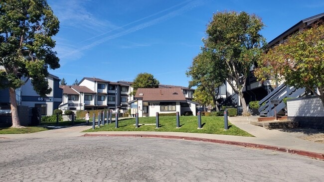 Building Photo - 55 Stenner St