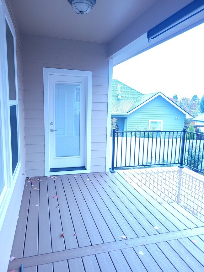 Photo - 396 Patricia Ln