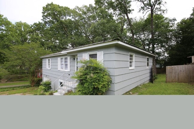 Photo - Stylish, Spacious & Updated – Don’t Miss T...