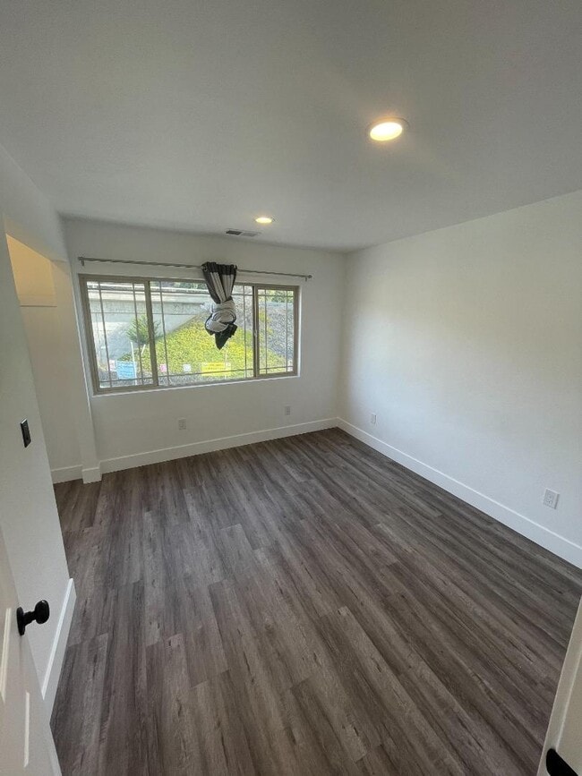 Photo - 2530 Francisco Blvd
