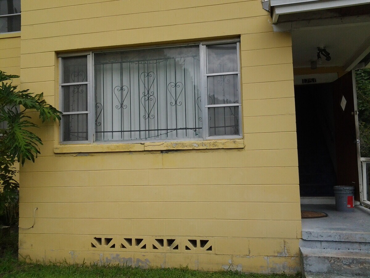 outside of duplex - 1753 Tyler street Unit 1753 Tyler St