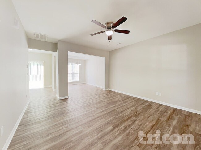 Photo - 544 Stillgreen Ln