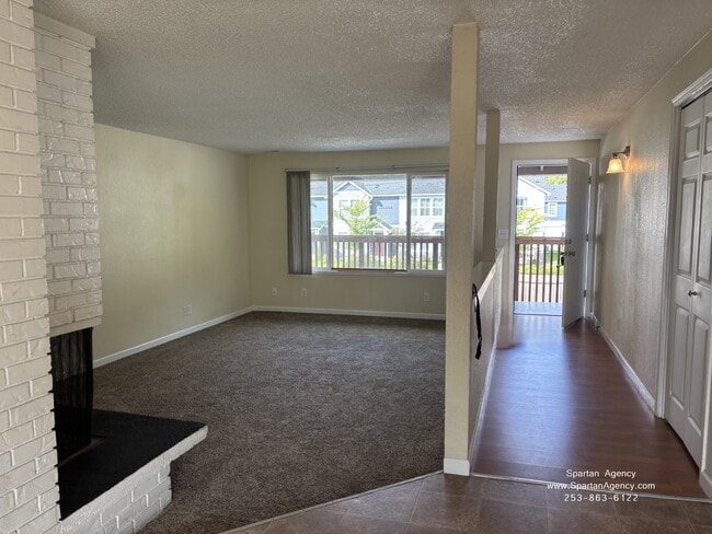 15818 Elm St E Unit A