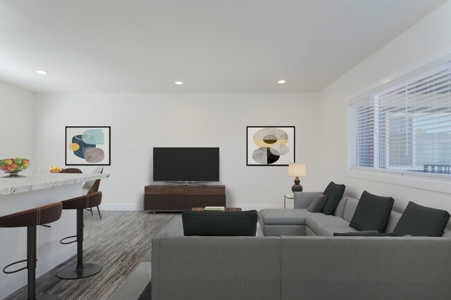 Photo - Palm Court Apartments