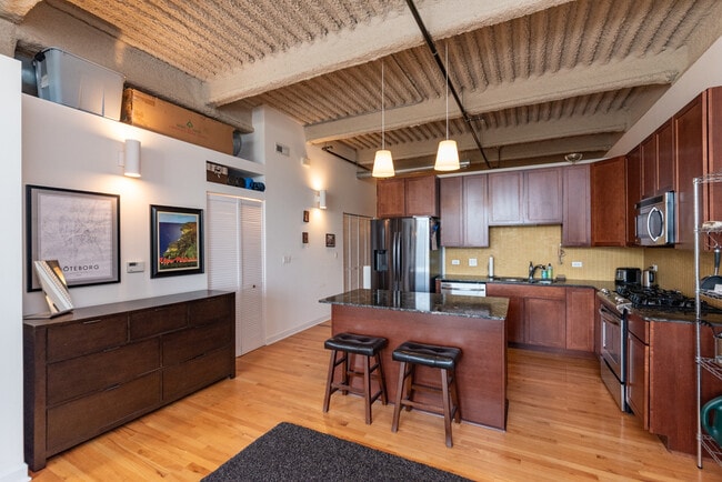 Photo - 2545 S Dearborn St Unidad 511