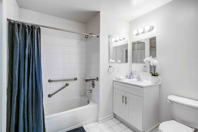 The Horizons at Franklin Lakes Apartment Homes