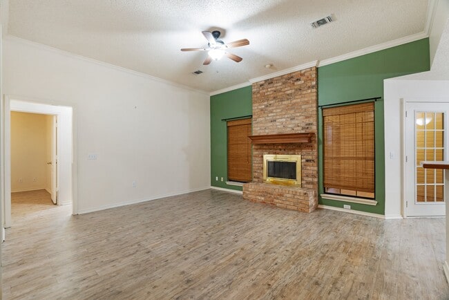 Photo - 4115 Primrose Ln