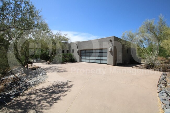 Building Photo - 5844 E Carefree Mountain Dr Rental