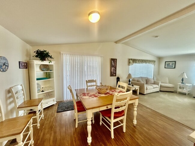 Photo - 8482 Cedar Way