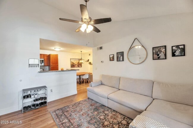Building Photo - 623 W Guadalupe Rd Unit 213 Rental