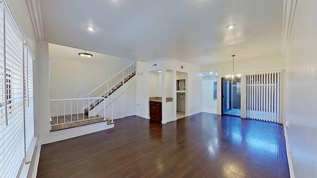 Photo - 307 E Chapman Ave