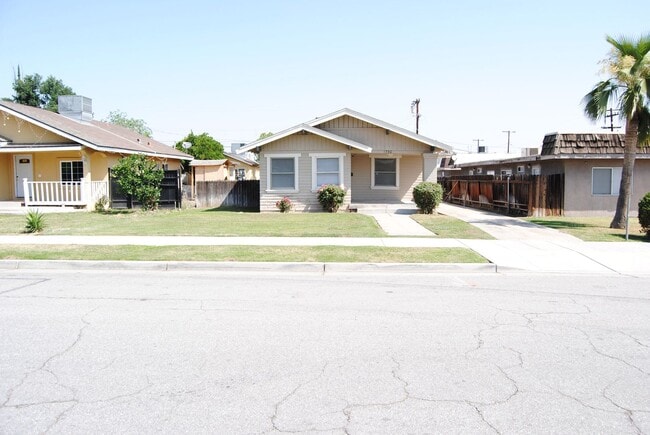 Building Photo - 1730 3rd St