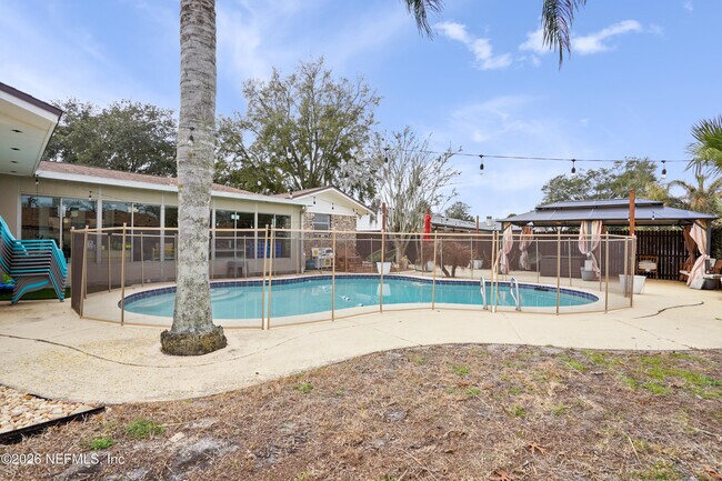 Photo - 6717 Lenczyk Dr