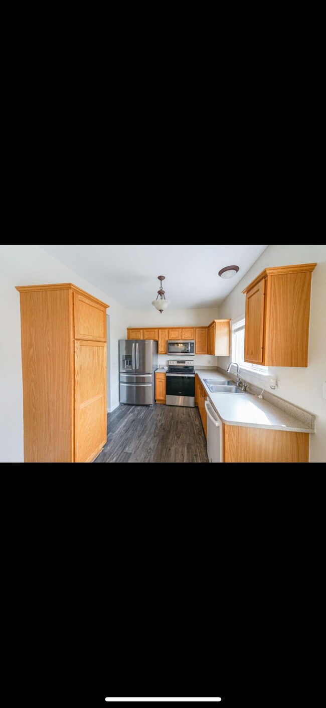 Photo - 884 Eagle Dr