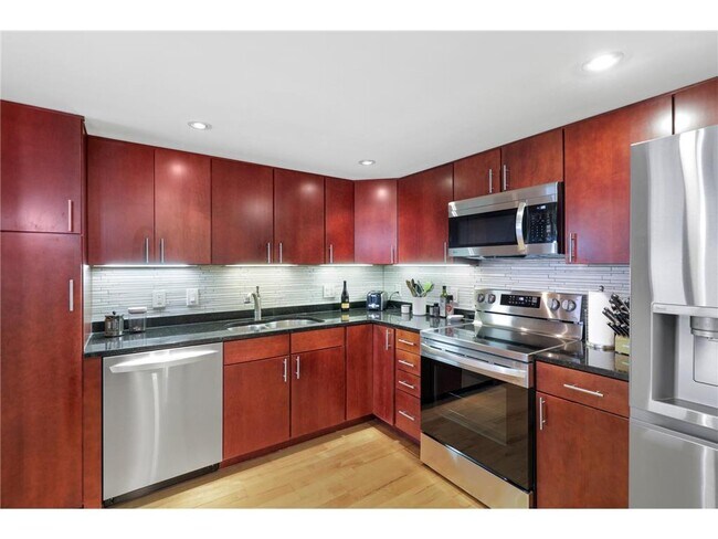 Photo - 110 1st Ave NE Unit F1602